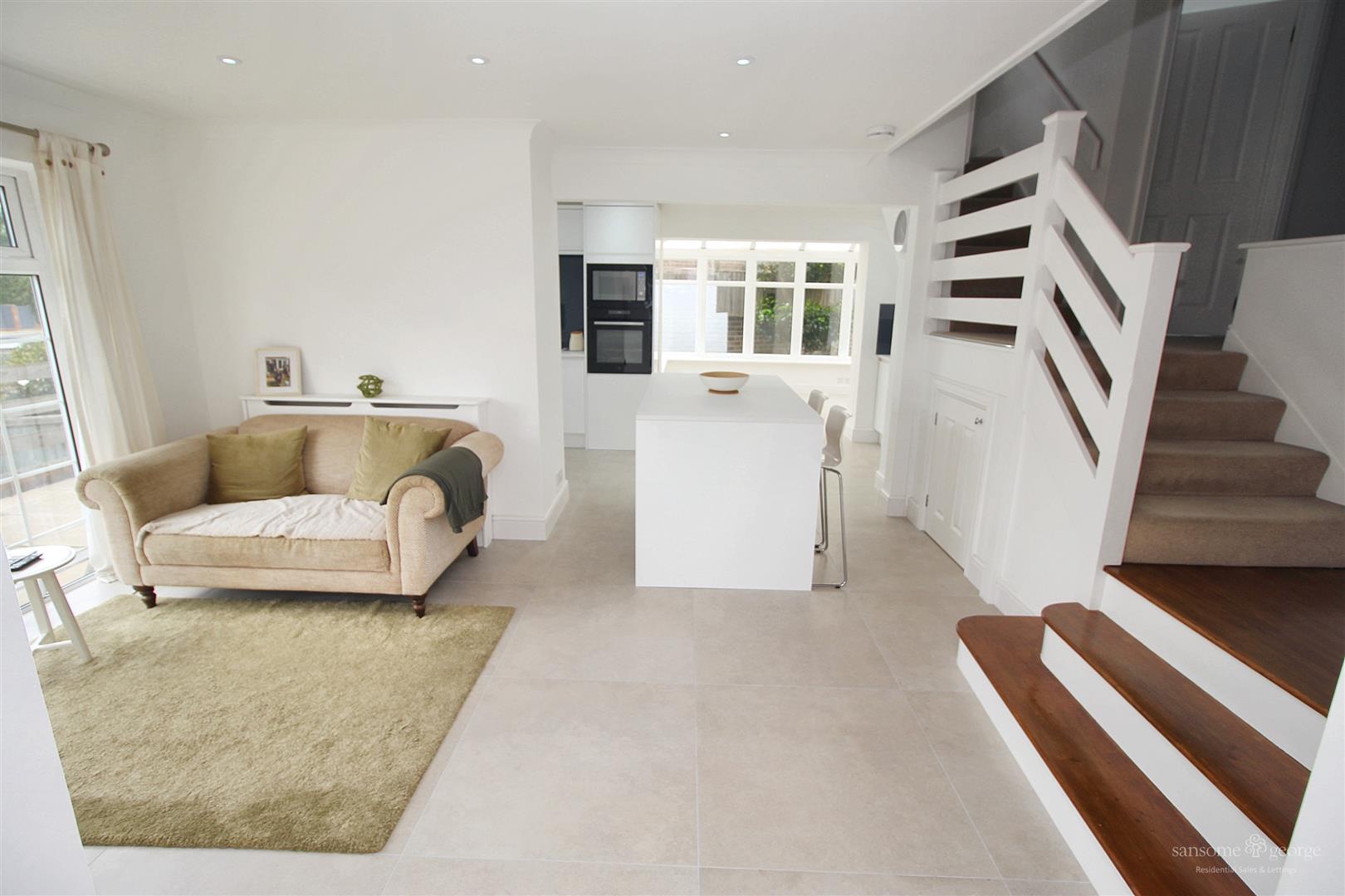 Lower Elmstone Drive, Tilehurst, Reading
